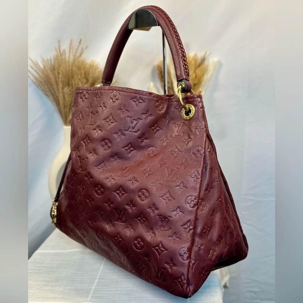 EUC Louis Vuitton Raisin Empreinte Monogram Leather Artsy MM
